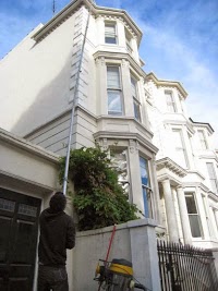 Gutter Cleaning Service London UK 958706 Image 3