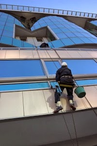 Gutter Cleaning Service London UK 958706 Image 6