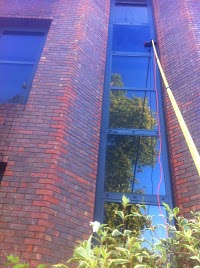 Peters Window Cleaning London 964882 Image 1