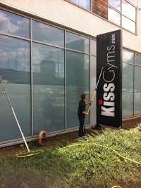 commercial window cleaners 969378 Image 2